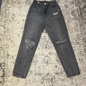 American eagle woman’s size 2 gray ripped jeans.